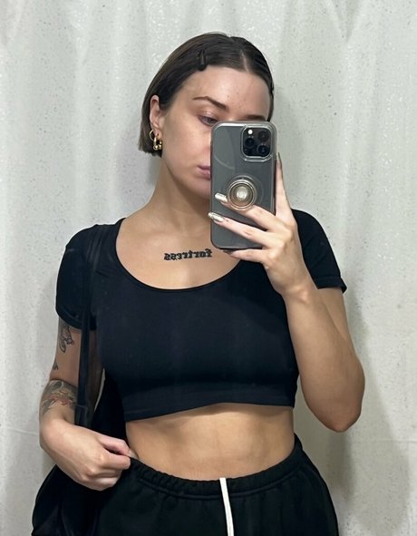 Foto di nudo di fuga di OnlyFans di Yyentaa