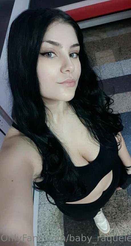Foto di nudo di fuga di OnlyFans di Babyraquele