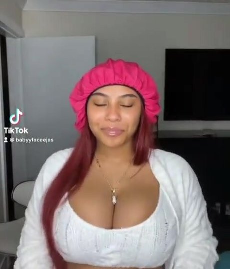 Foto di nudo di fuga di OnlyFans di Jasmyn