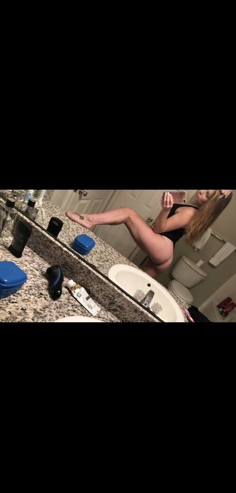 Foto di nudo di fuga di OnlyFans di Harleemarie