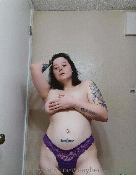 Foto di nudo di fuga di OnlyFans di Mayhemandwrath