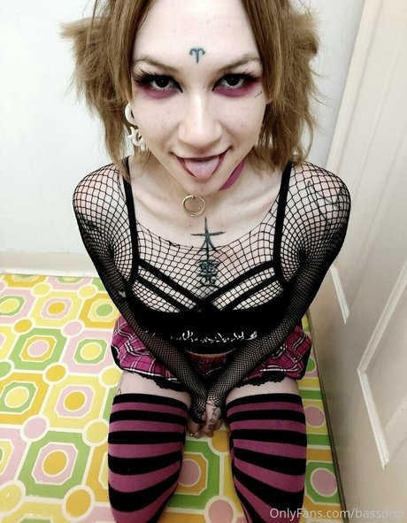 Foto di nudo di fuga di OnlyFans di Bassdrip