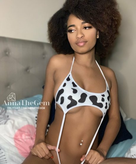 Foto di nudo di fuga di OnlyFans di Annatv