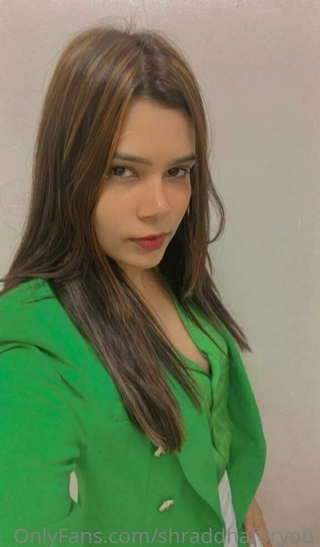 Foto di nudo di fuga di OnlyFans di Shraddhaforyou