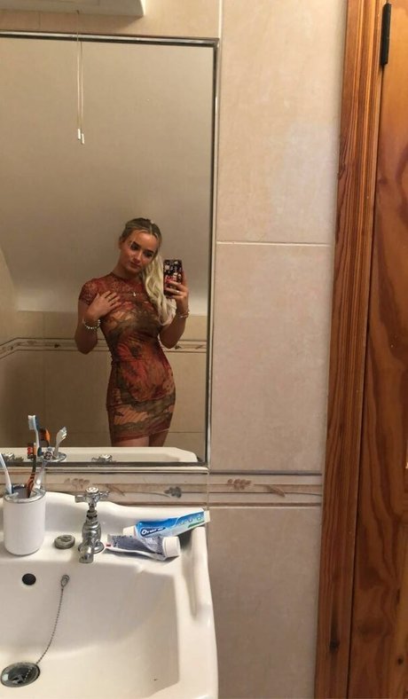 Foto di nudo di fuga di OnlyFans di Aiobhin