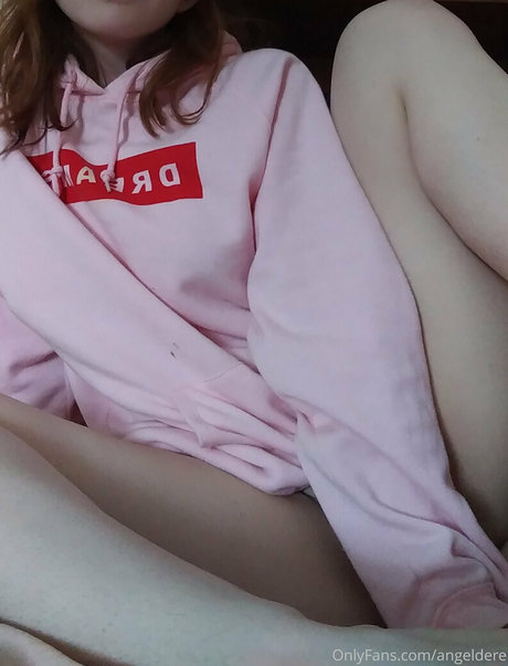 Foto di nudo di fuga di OnlyFans di Pantydere