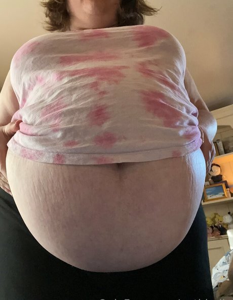 Foto di nudo di fuga di OnlyFans di Gothbelly