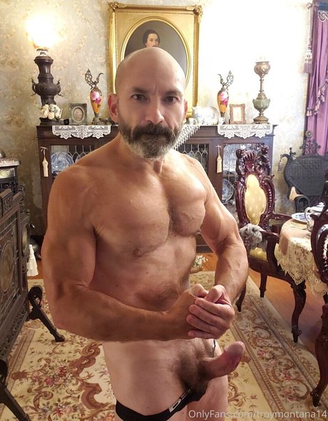 Foto di nudo di fuga di OnlyFans di Troymontana14