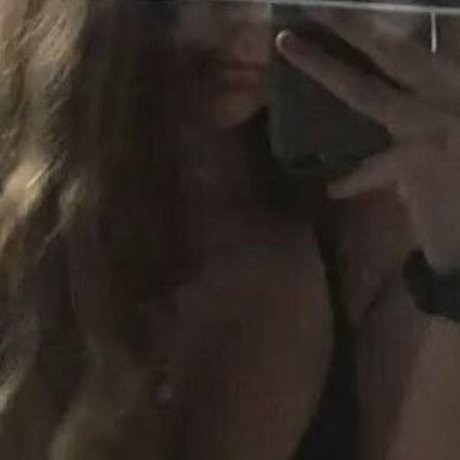 Foto di nudo di fuga di OnlyFans di Arianna Flowers