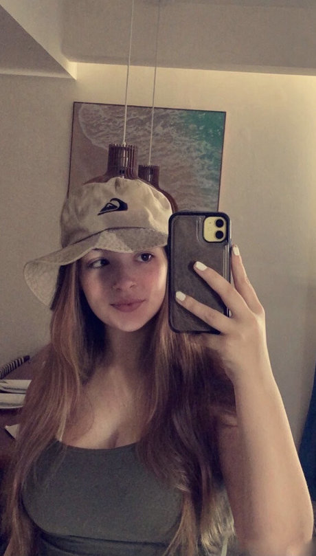 Foto di nudo di fuga di OnlyFans di Lilly A