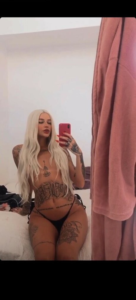Foto di nudo di fuga di OnlyFans di Bad Barbiee Rj
