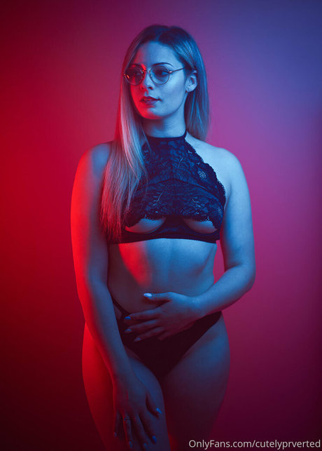 Foto di nudo di fuga di OnlyFans di Cutelyprverted