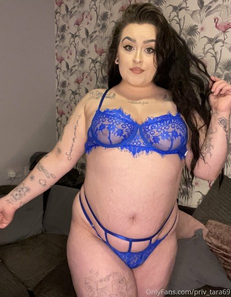 Foto di nudo di fuga di OnlyFans di Privtara69
