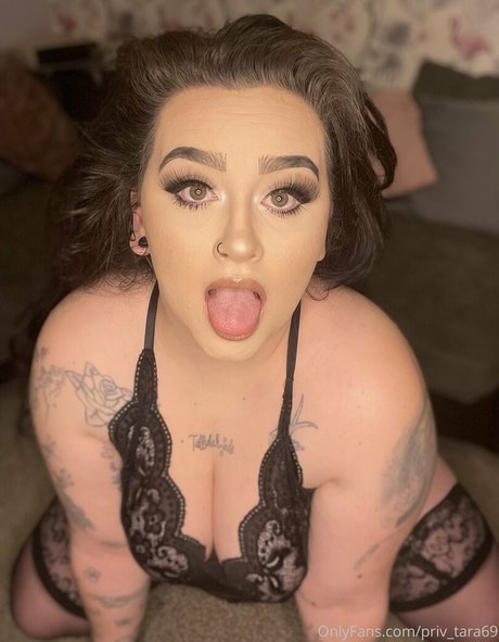 Foto di nudo di fuga di OnlyFans di Privtara69
