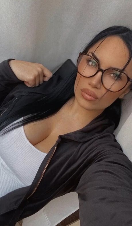 Foto di nudo di fuga di OnlyFans di Dhmhtrakatee