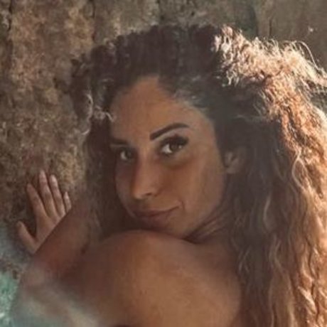 Foto di nudo di fuga di OnlyFans di Miiaroma2