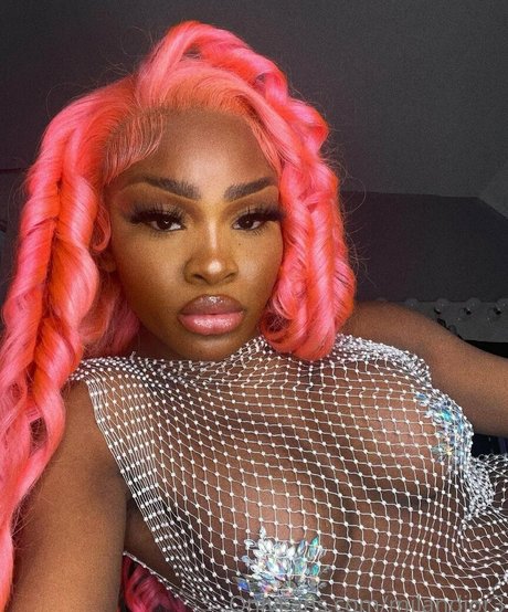 Foto di nudo di fuga di OnlyFans di Milandior3