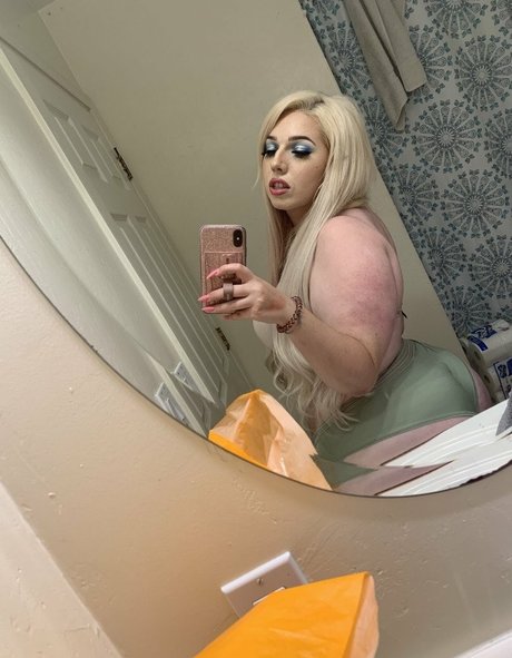 Foto di nudo di fuga di OnlyFans di Pixiechickxoxo