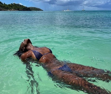 Foto di nudo di fuga di OnlyFans di Dina Asher Smith