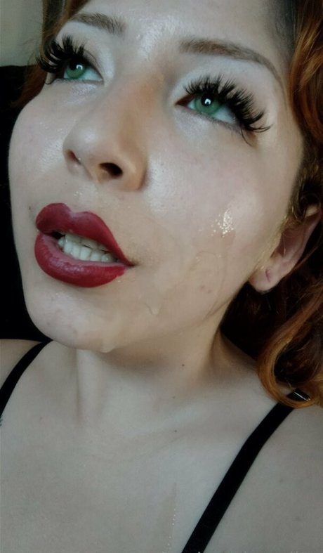 Foto di nudo di fuga di OnlyFans di Awabendita