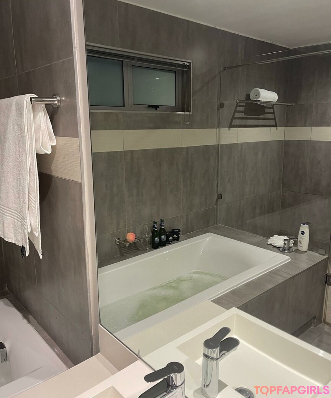 Foto di nudo di fuga di OnlyFans di Antoinette #16 Foto di nudo di fuga di OnlyFans di Antoinette #16