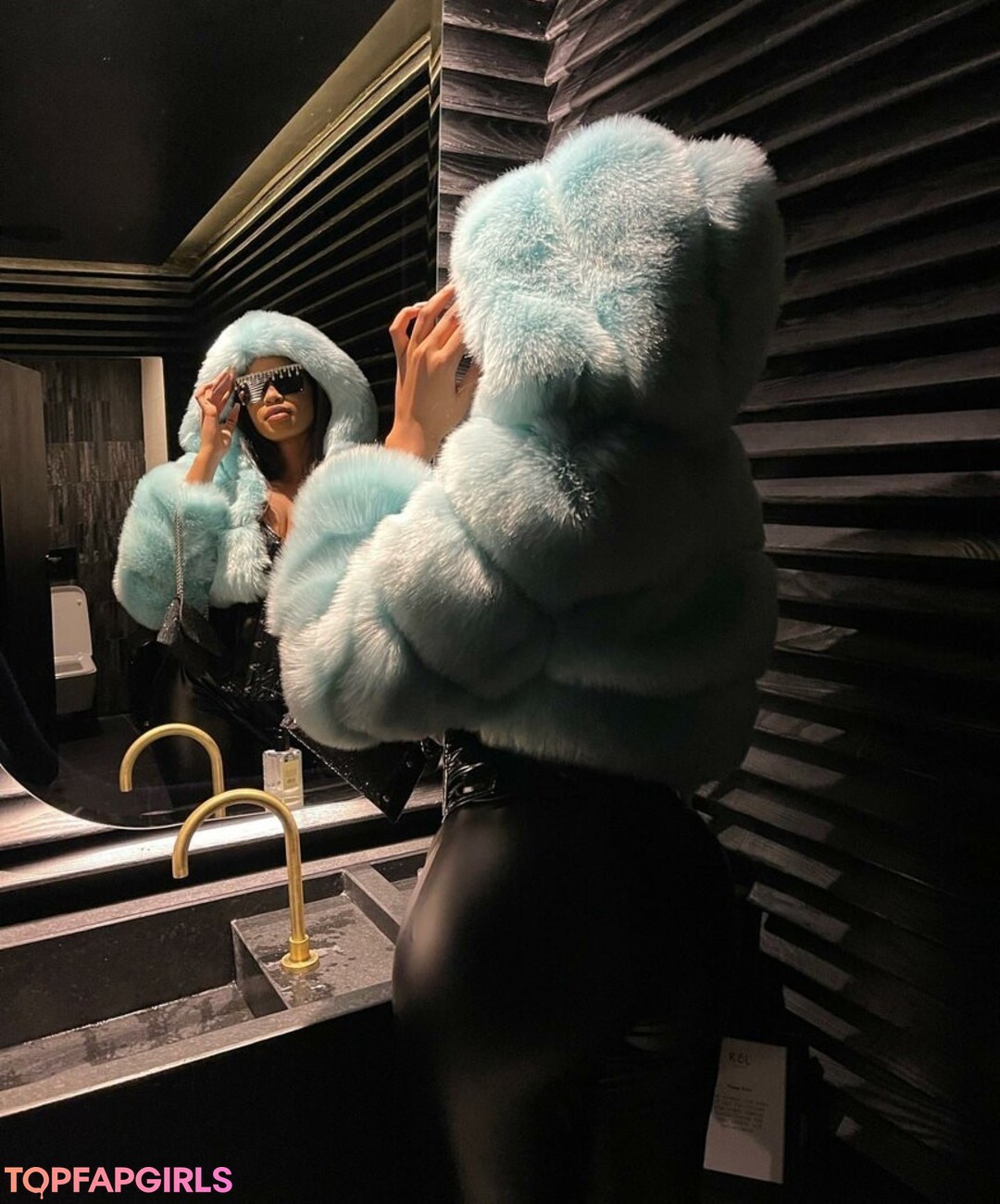 Foto di nudo di fuga di OnlyFans di Antoinette #20 Foto di nudo di fuga di OnlyFans di Antoinette #20