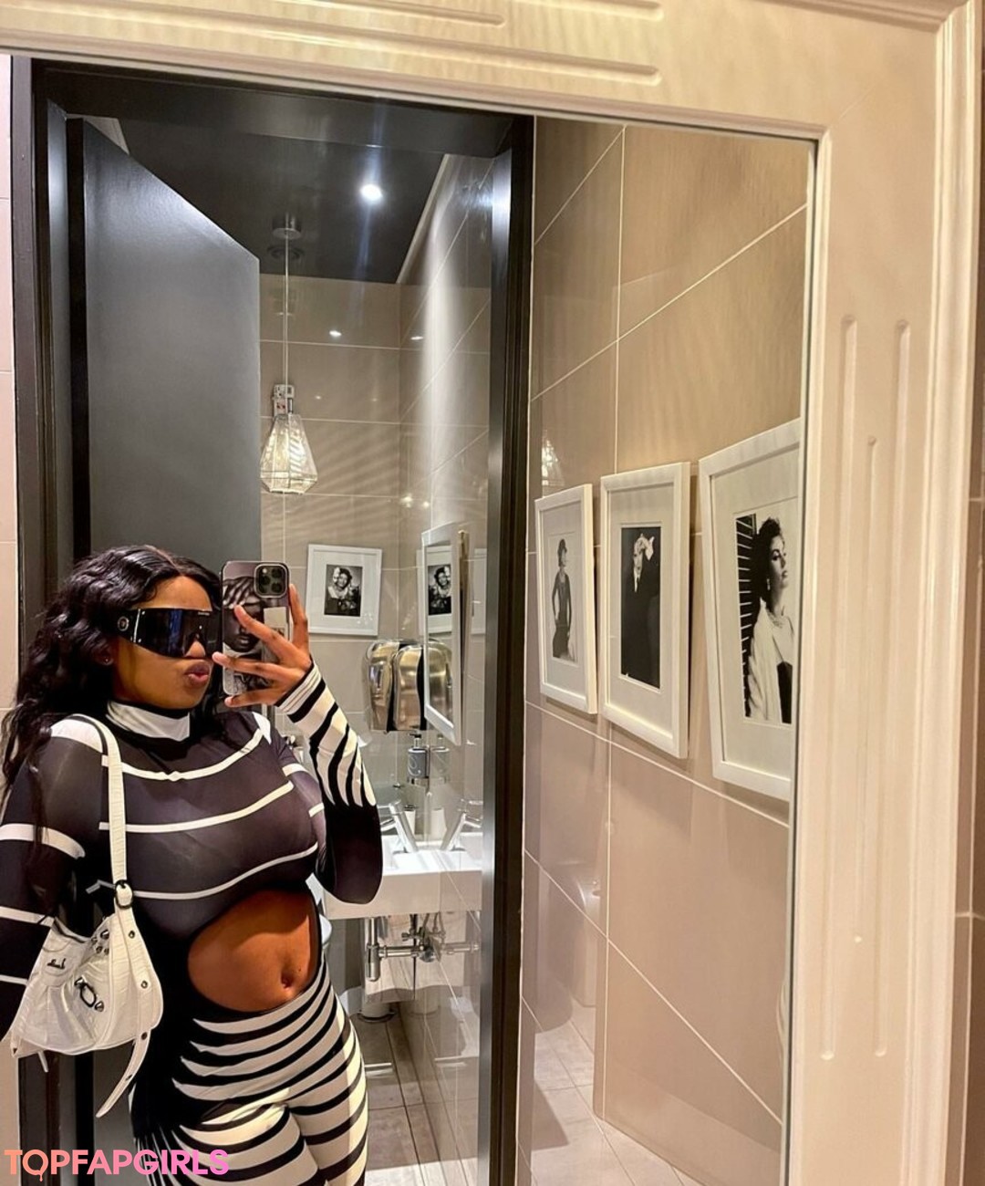 Foto di nudo di fuga di OnlyFans di Antoinette #38 Foto di nudo di fuga di OnlyFans di Antoinette #38