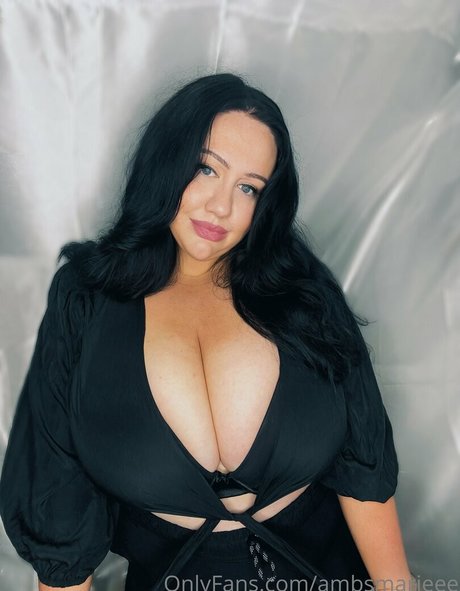 Foto di nudo di fuga di OnlyFans di Ambsmarieee