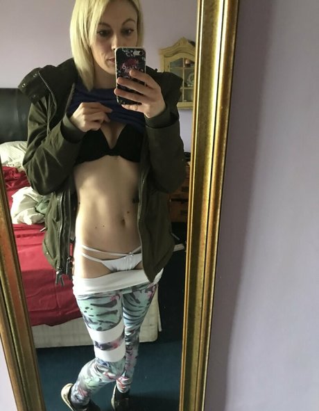 Foto di nudo di fuga di OnlyFans di Lisa69xxx