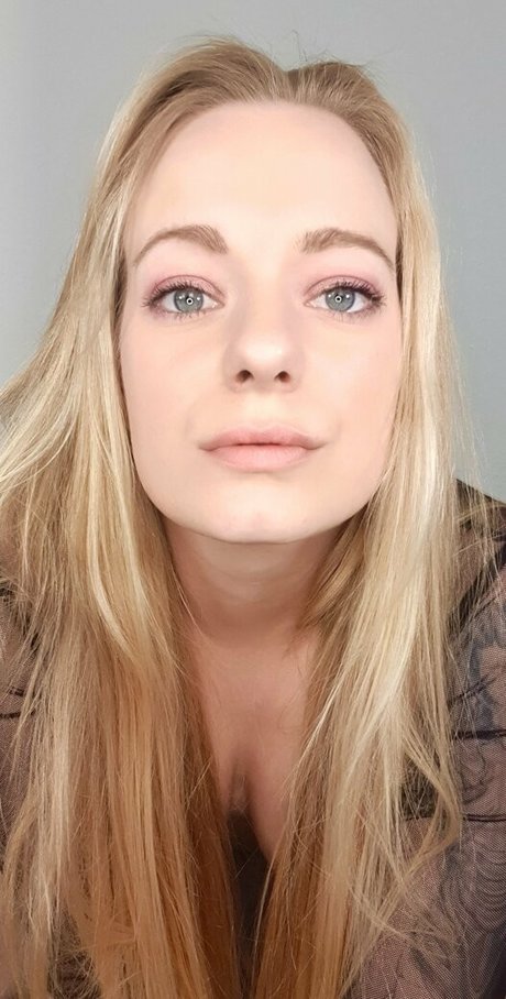 Foto di nudo di fuga di OnlyFans di Sweetmiaxxx