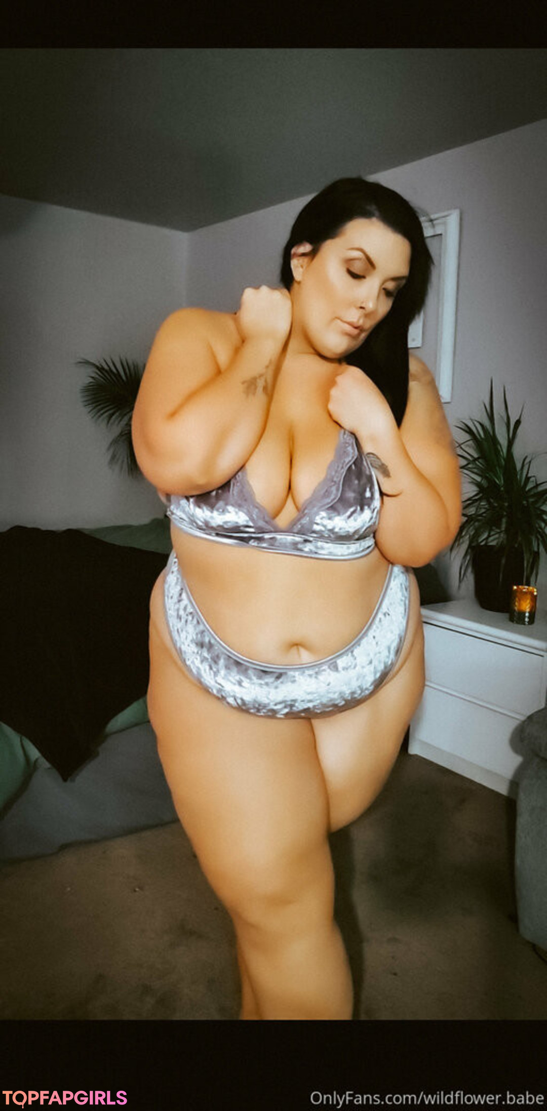 Foto di nudo di fuga di OnlyFans di Wildflowerbabe #32 Foto di nudo di fuga di OnlyFans di Wildflowerbabe #32