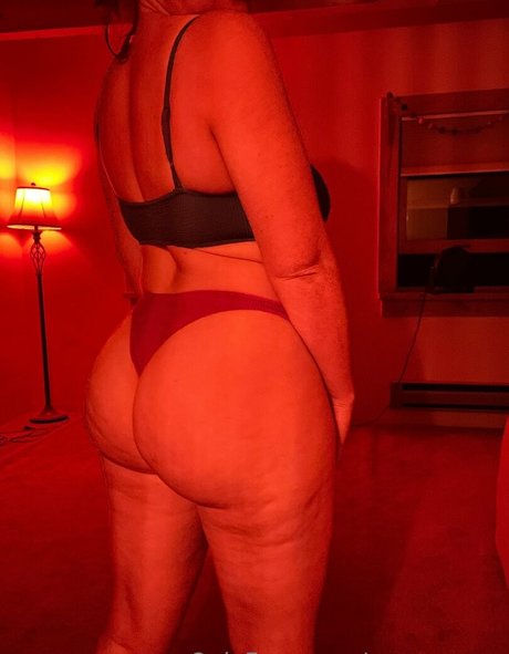 Foto di nudo di fuga di OnlyFans di Avamaeve