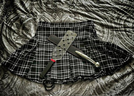 Shortskirtsandflirts