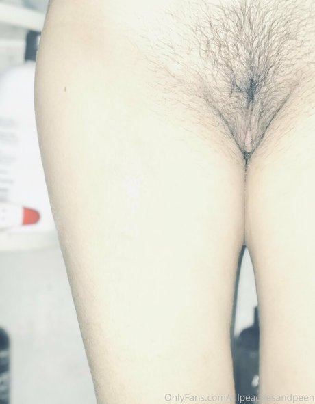 Foto di nudo di fuga di OnlyFans di Peachcreamzzz