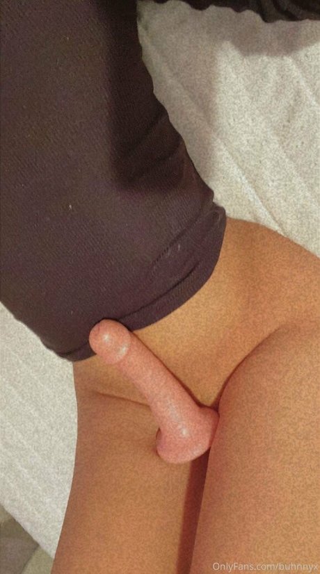 Foto di nudo di fuga di OnlyFans di Buhnnyx