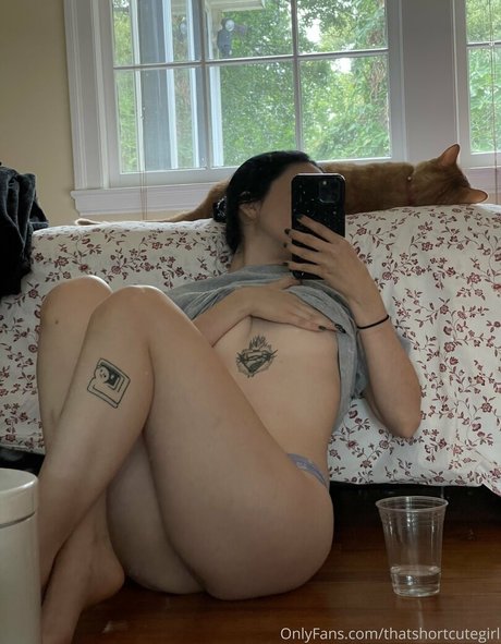 Foto di nudo di fuga di OnlyFans di Thatshortcutegirl