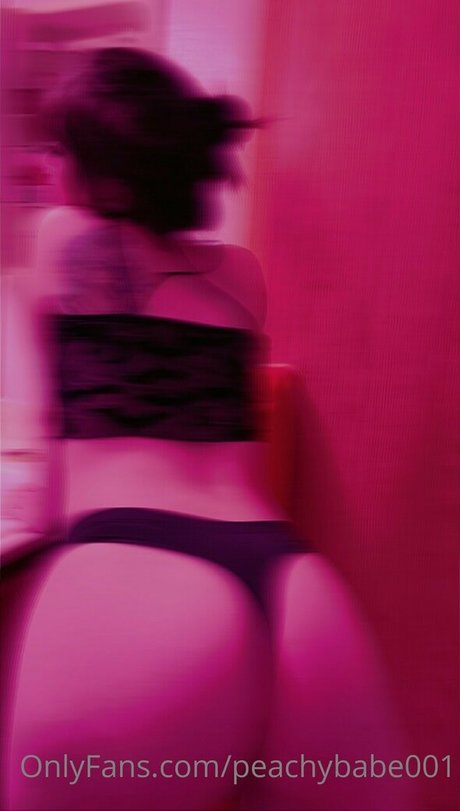Foto di nudo di fuga di OnlyFans di Peachybabe001