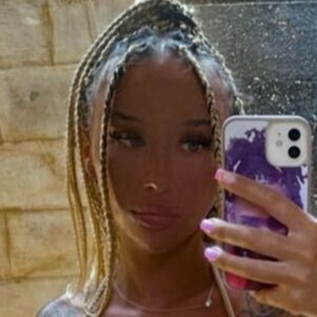 Foto di nudo di fuga di OnlyFans di Badgalamii
