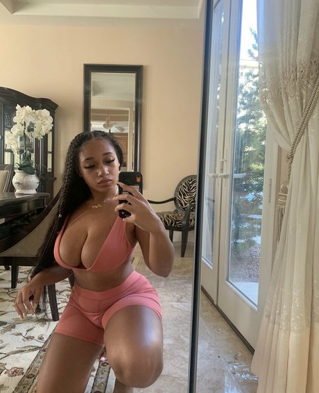 Foto di nudo di fuga di OnlyFans di Lexxiibaebie