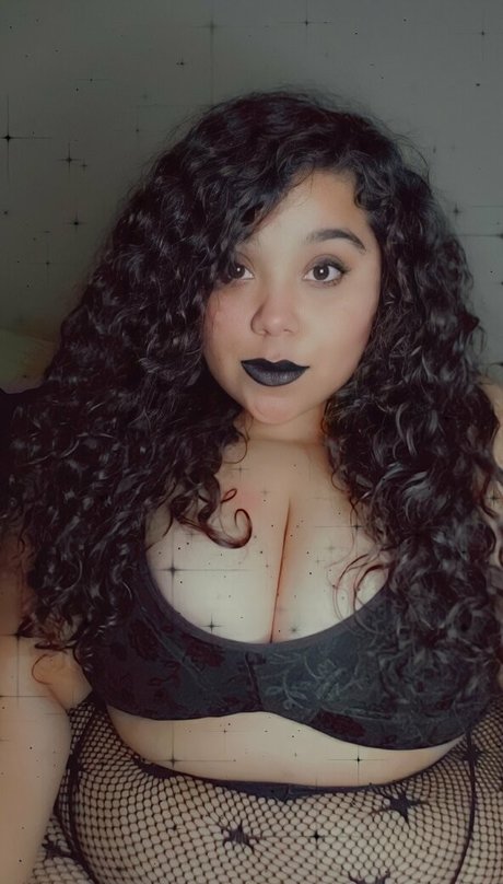 Foto di nudo di fuga di OnlyFans di Atzula