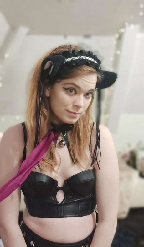 Naughtylittlekitten93