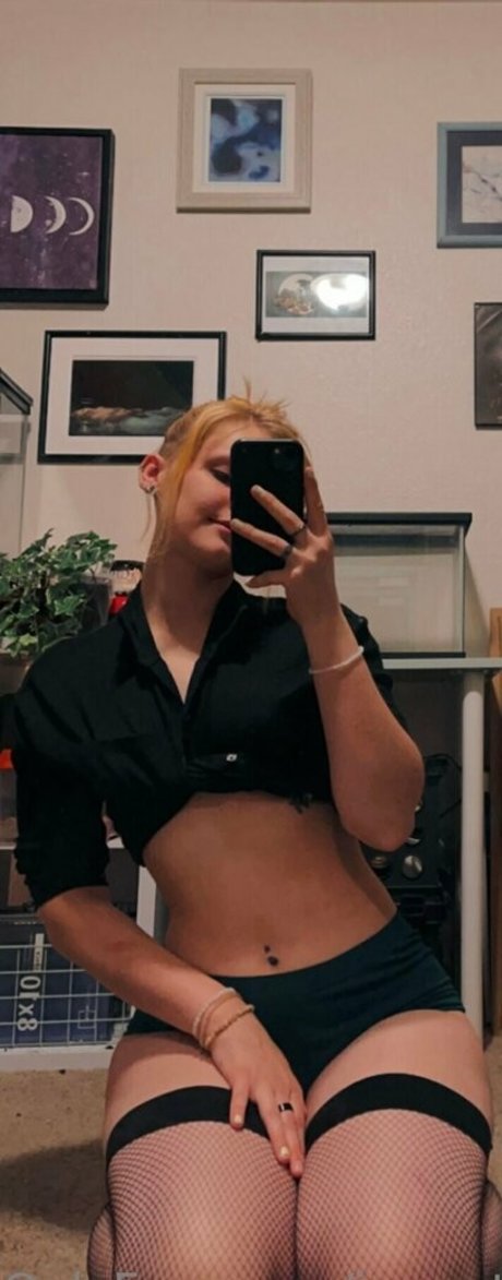 Foto di nudo di fuga di OnlyFans di Immaturebunny