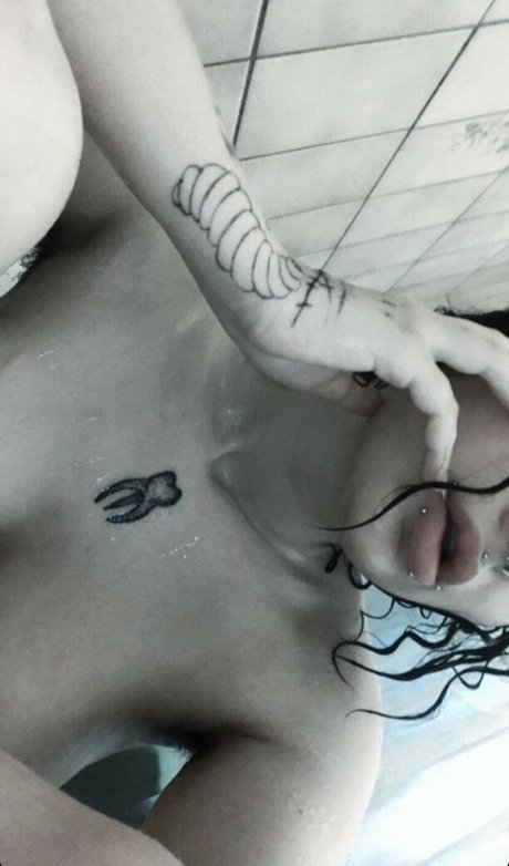 Foto di nudo di fuga di OnlyFans di Vyrkolaka