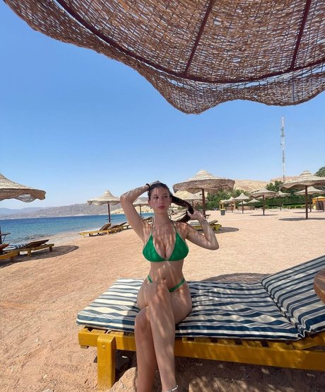 Foto di nudo di fuga di OnlyFans di Rona Y