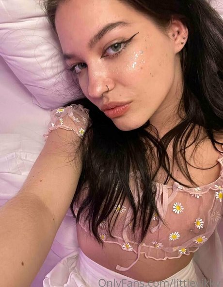 Foto di nudo di fuga di OnlyFans di Littlevikky