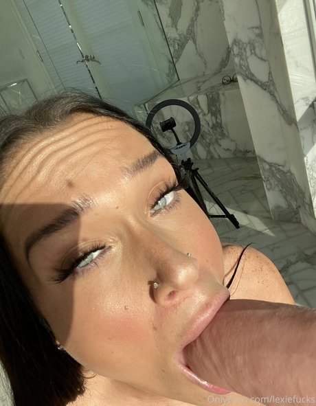 Foto di nudo di fuga di OnlyFans di Lexiefucks