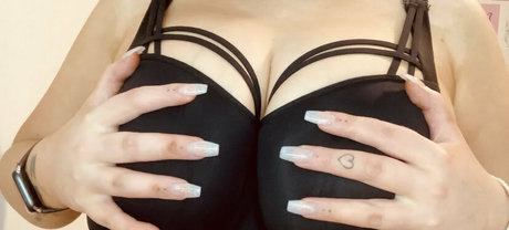 Foto di nudo di fuga di OnlyFans di Thrilllhoefree
