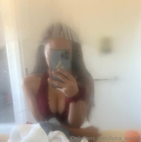Luna_xox15
