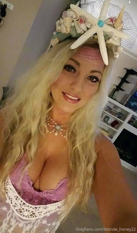 Foto di nudo di fuga di OnlyFans di Blondehoney22