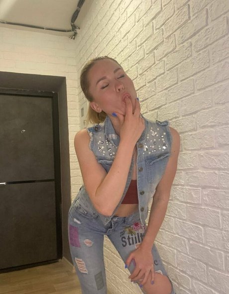 Foto di nudo di fuga di OnlyFans di Alinamy